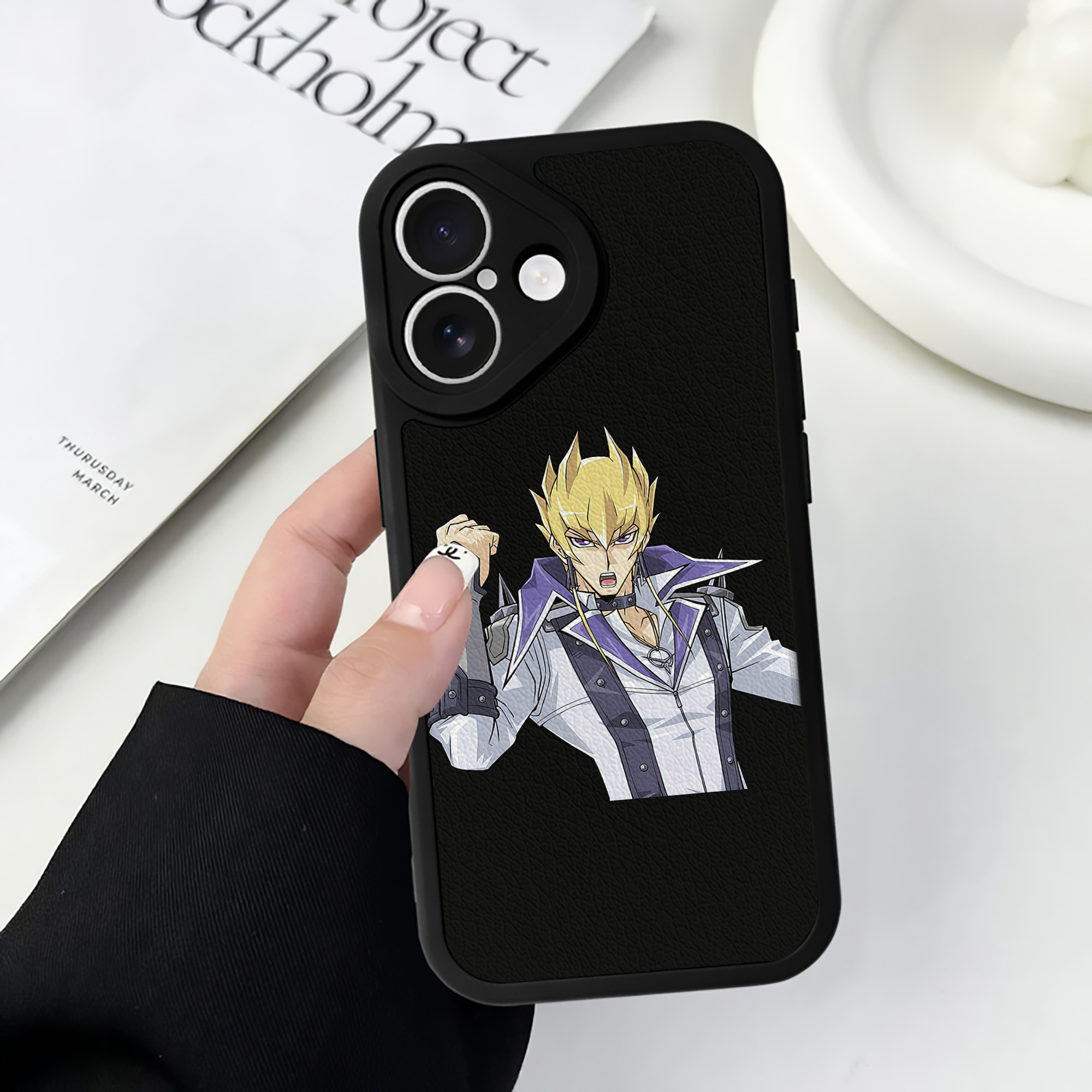 遊☆戯☆王 Yu-Gi-Oh! 【iPhone 16シリーズ対応】シリコンスマホケース（レザー調） 材質：シリコン